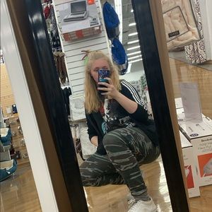 Meet your Posher, Brooke